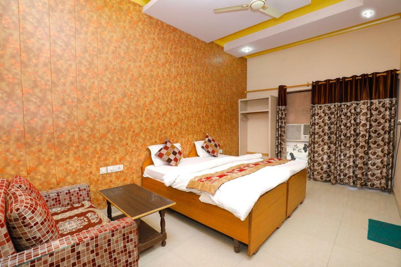 Hotel New Bakshi House Agra  Esterno foto